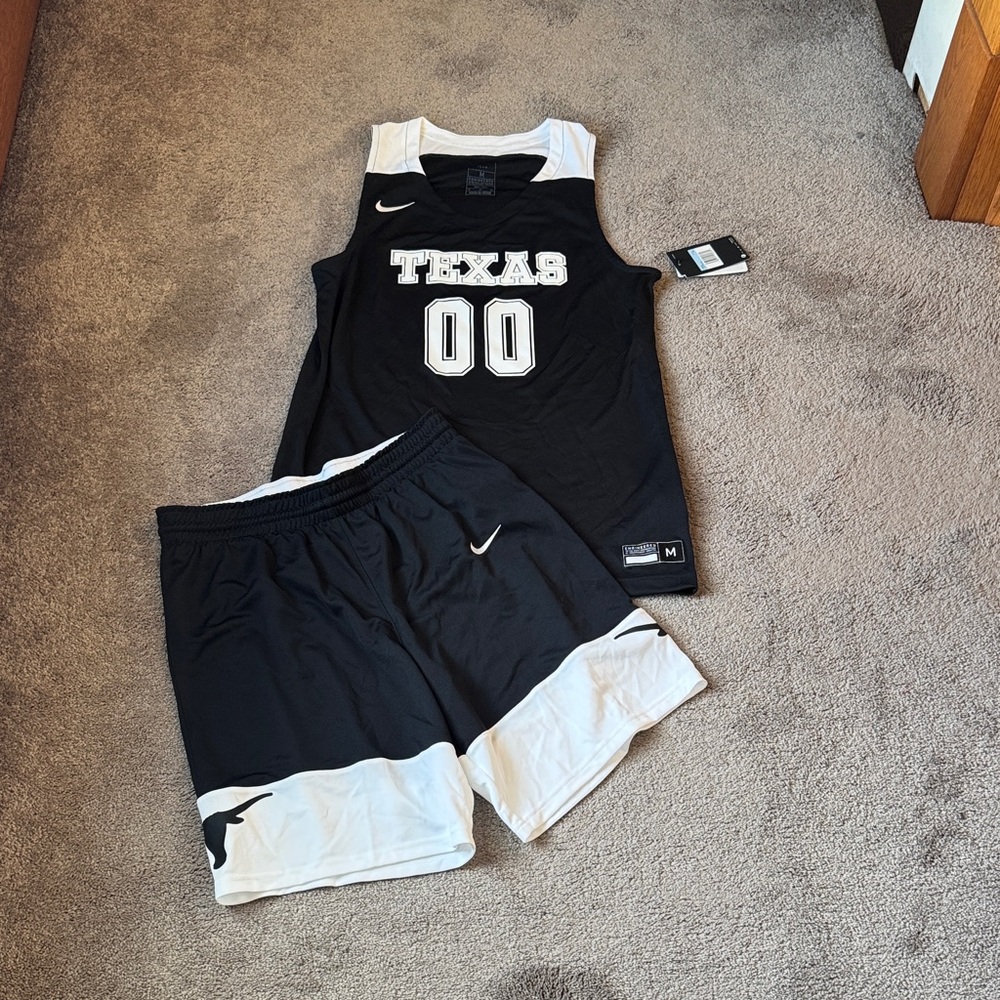 Nike The University of Texas Longhorn Basketball Jersey/Shorts Sample Set SIZE M